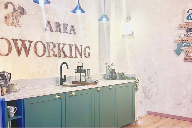 Espacio Artes Creativas, concretamente una de las zonas de coworking